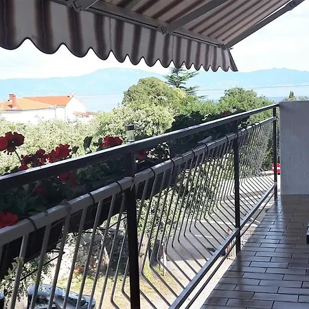 Apartment Sabina I Grapes Malinska